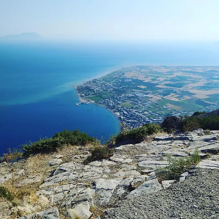 Cheerful 3 Bedroom 度假居 *